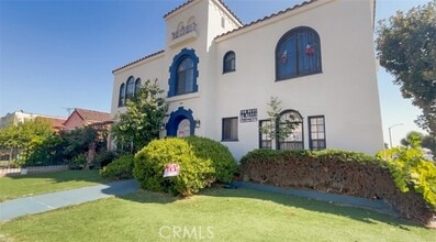 Building Photo - 5350 Verona St