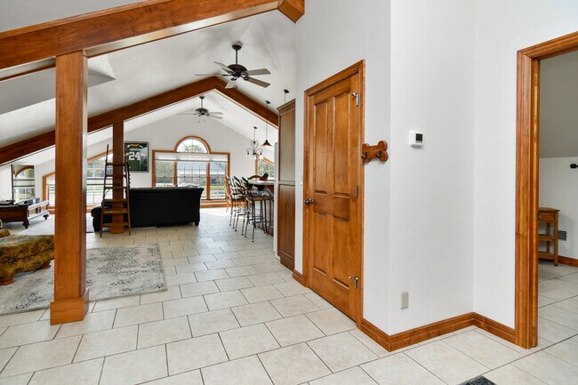 Foto del edificio - 1855 Cottonwood Ct