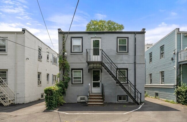 Foto del edificio - 838 Saratoga St