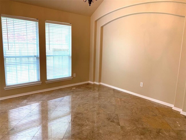 Foto del edificio - 2822 Chalet Knolls Ln