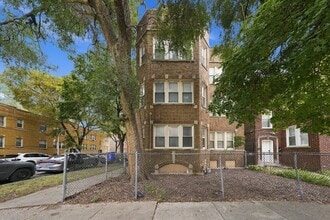 Building Photo - 841 E 80th St