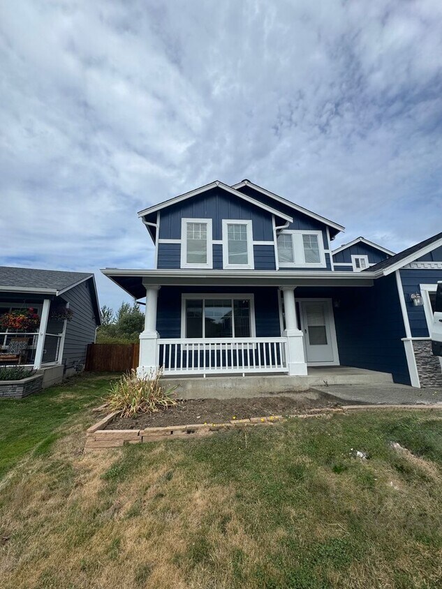 Building Photo - Beautiful 4Bd 2.5Ba home in Blaine!