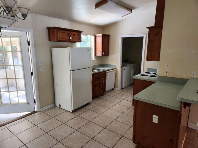 Foto del edificio - 3355 Cypress Cove Ct