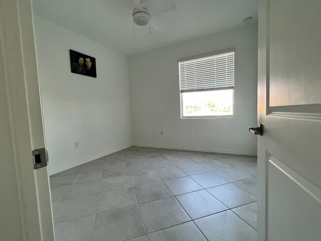 Foto del edificio - 2585 Kona Wy