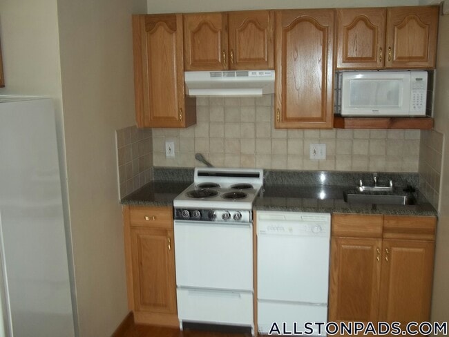 Building Photo - 1110 Commonwealth Ave