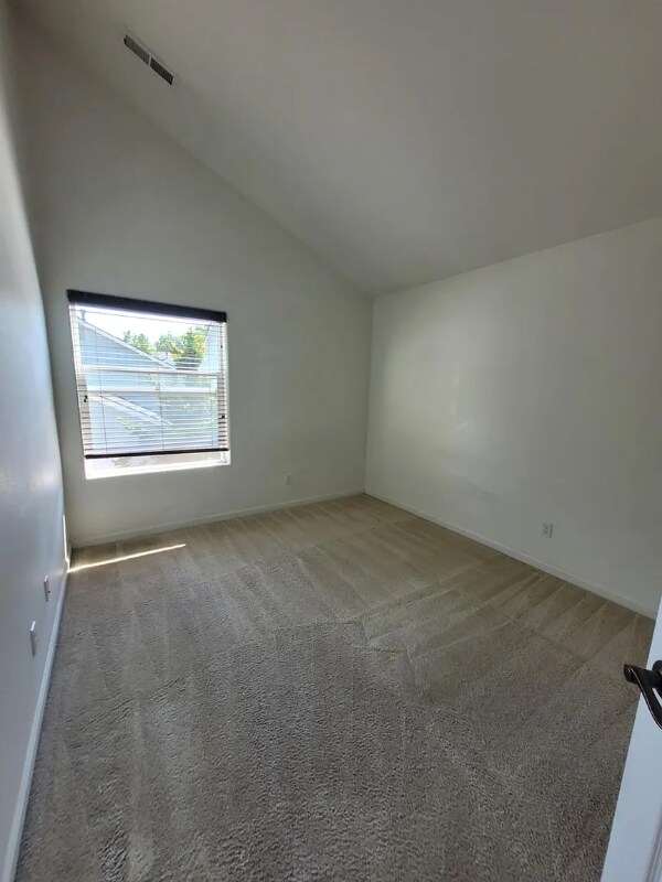 Building Photo - 5686 NE Canard Dr