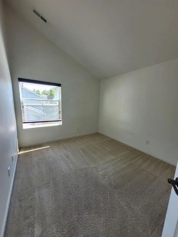 Foto del edificio - 5686 NE Canard Dr