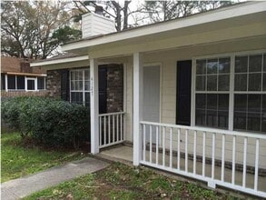 Building Photo - 4127 Hickory Ln