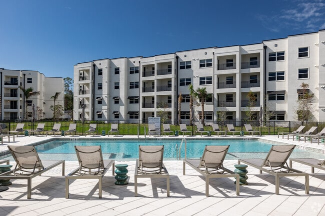 Building Photo - Estero Vista Apartments