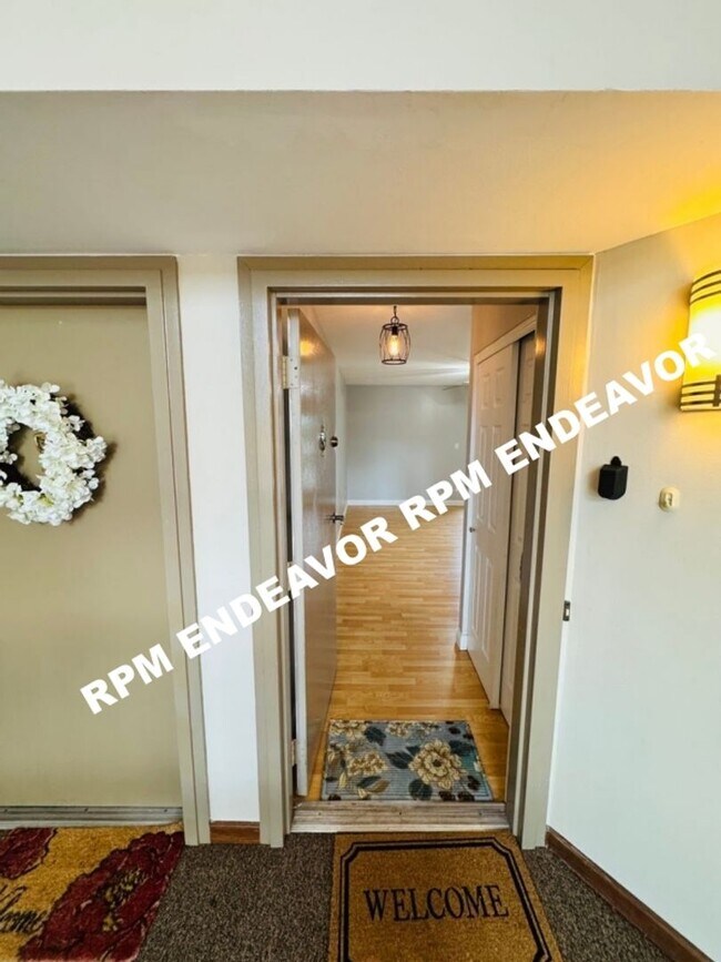 Foto del edificio - “Ballwin Beauty! Updated 2BR Condo with Bi...