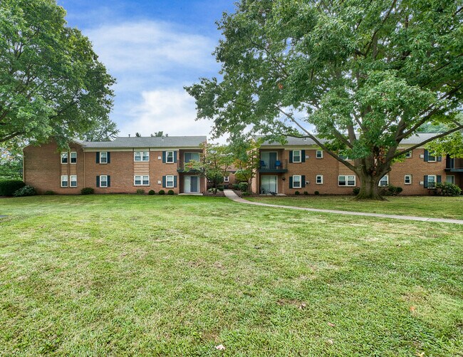 Cloister Gardens Apartments in Ephrata, PA