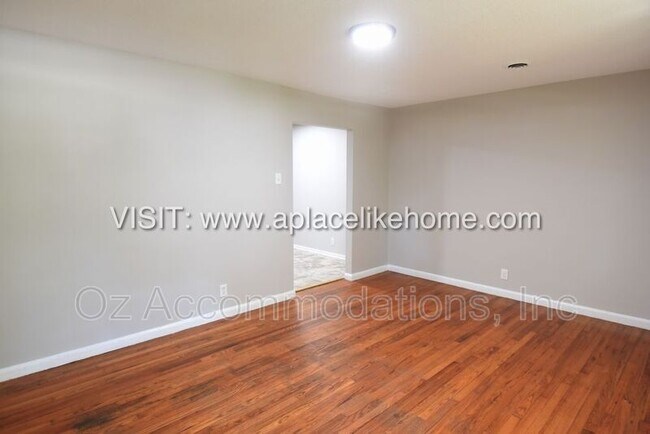 Foto del edificio - 7028 Woodson St
