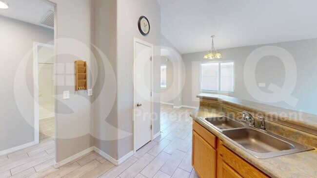 Foto del edificio - 9462 N Scarlet Tanager Ln
