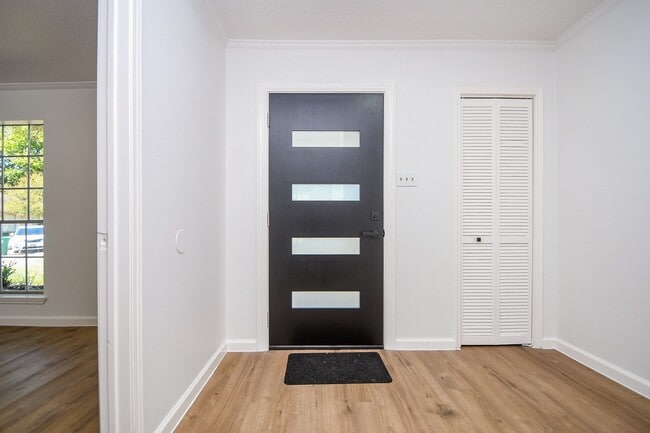 Foto del edificio - 7703 Braesridge Ct