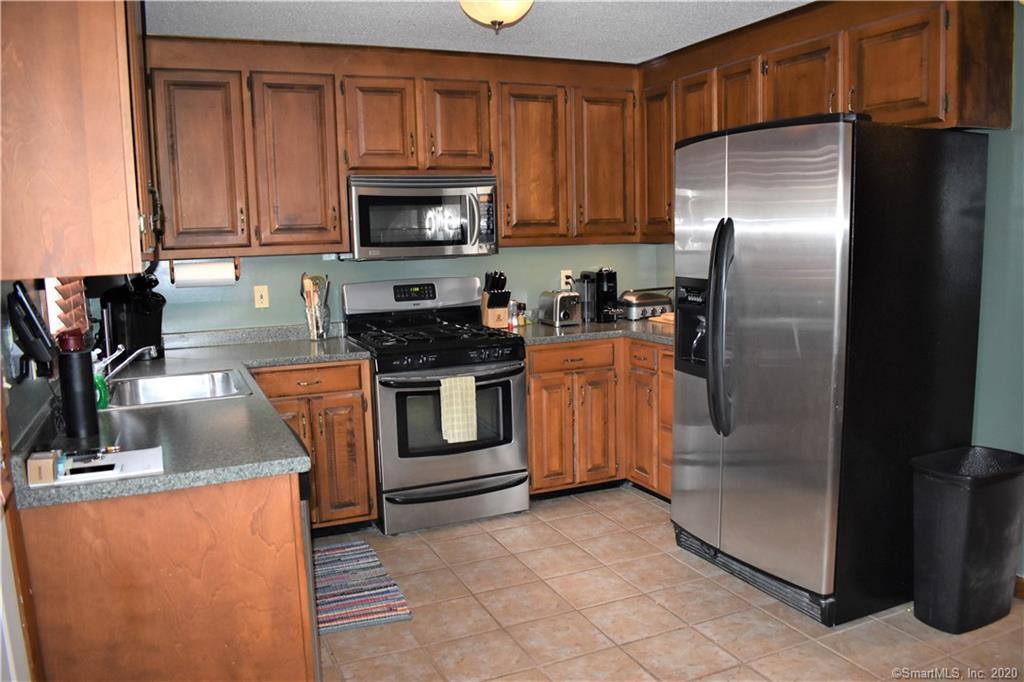 Primary Photo - 12 Oak Forest Dr