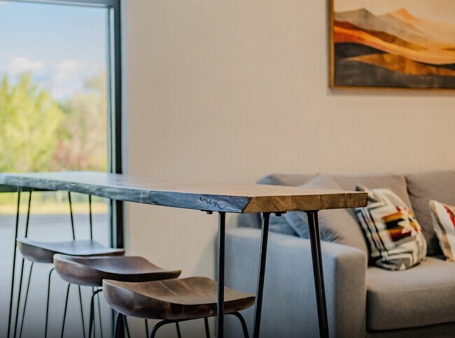 Foto del edificio - 736 W Rider Dr