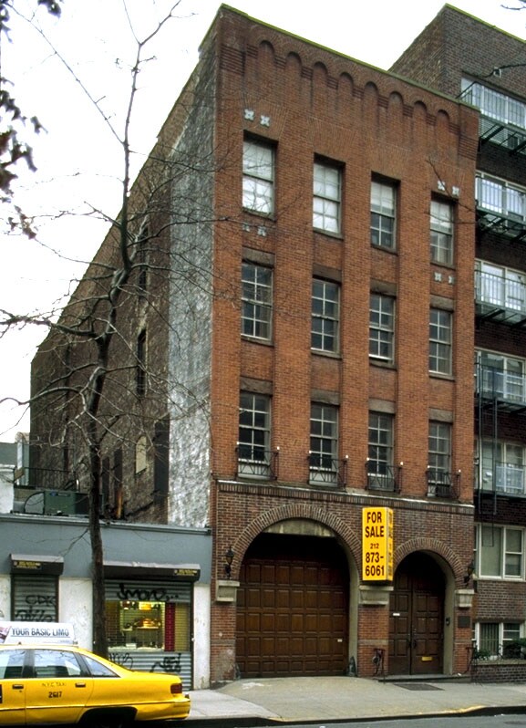 Foto del edificio - 156 E 30th St