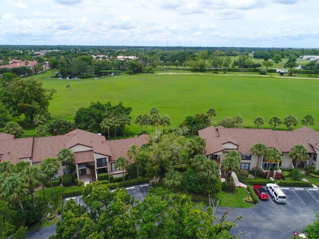 Building Photo - 11397 Pond View Dr