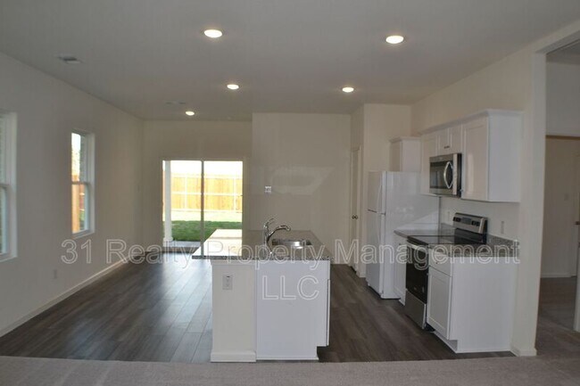 Building Photo - 6417 Bishop Dr
