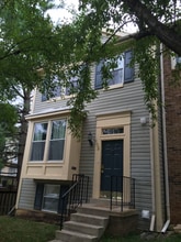 Building Photo - 102 Smoothleaf Ln Building Photo - 102 Smoothleaf Ln