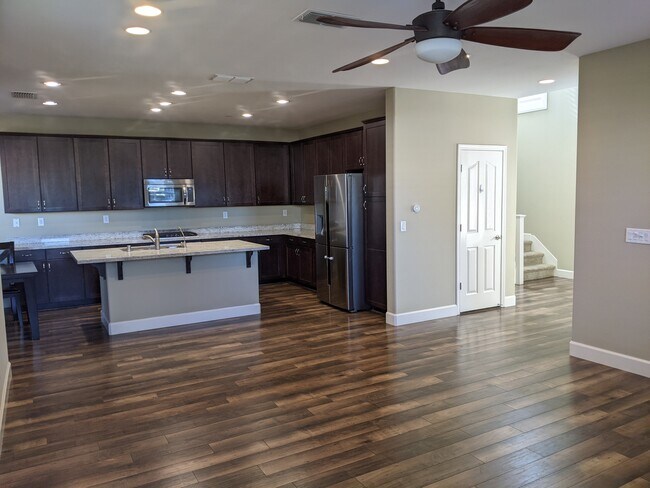 Building Photo - 360 Misty Cir