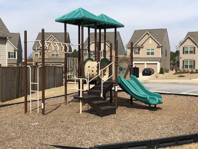 Building Photo - 3704 Upland Dr