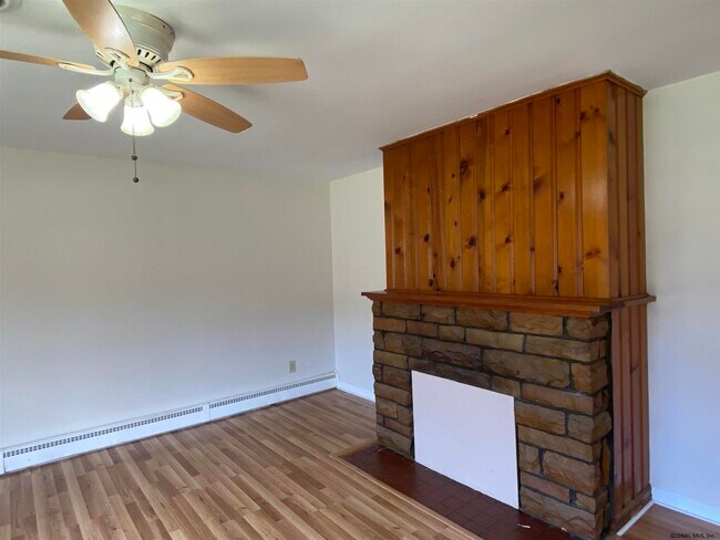 Building Photo - 30 Venezio Ave