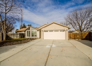 Building Photo - 5513 N Creswell Ave