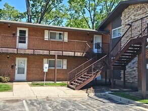 Building Photo - 1910 W Hatherleigh Ct