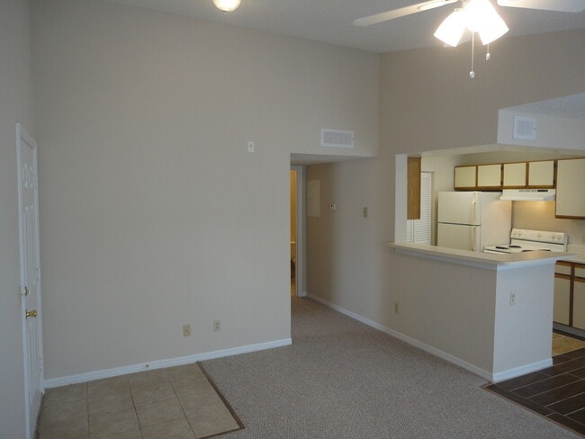 Building Photo - MOVE-IN SPECIAL!! 2br/2ba Second Floor Tradewinds Condo!