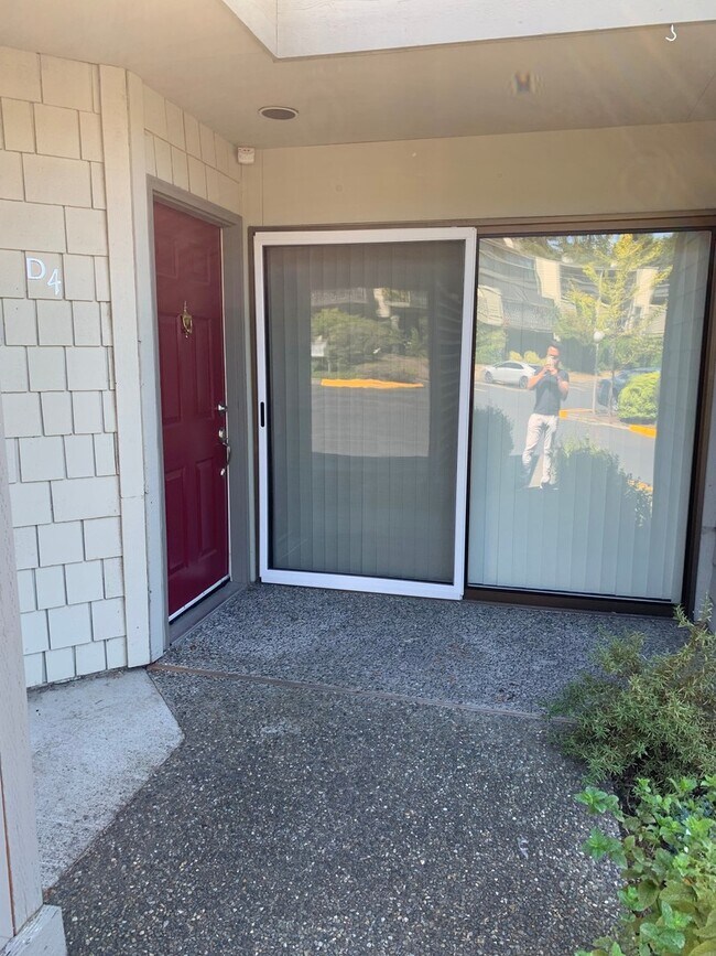 Foto del edificio - LakeView, Mount lake terrace - 2 bed 1.5 b...