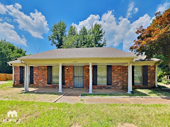 Building Photo - 2139 Oldfield Dr