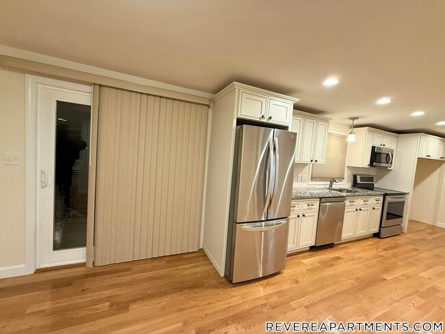 Building Photo - 48 Hauman St