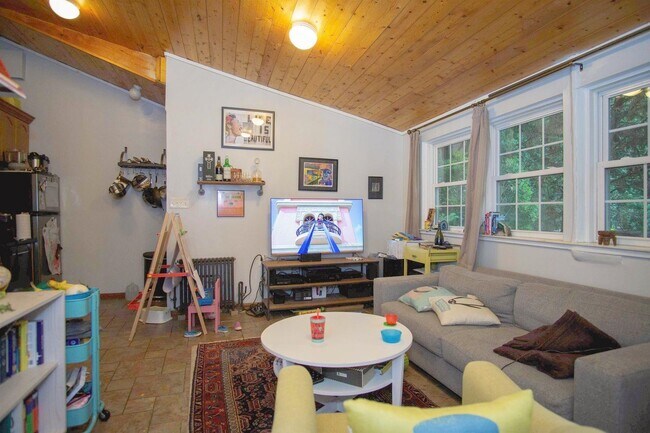 Foto del edificio - 334 Paterson Plank Rd