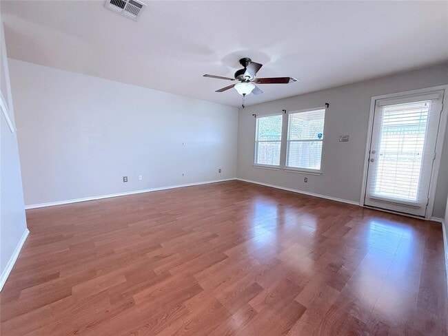 Building Photo - 5628 Colinton Ave