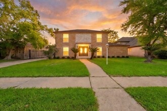 Building Photo - 7914 Oakington Dr