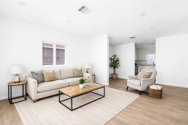 Foto del edificio - 7046 White Oak Ave