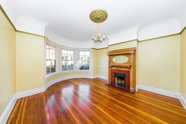 Foto del edificio - 1563 McAllister St
