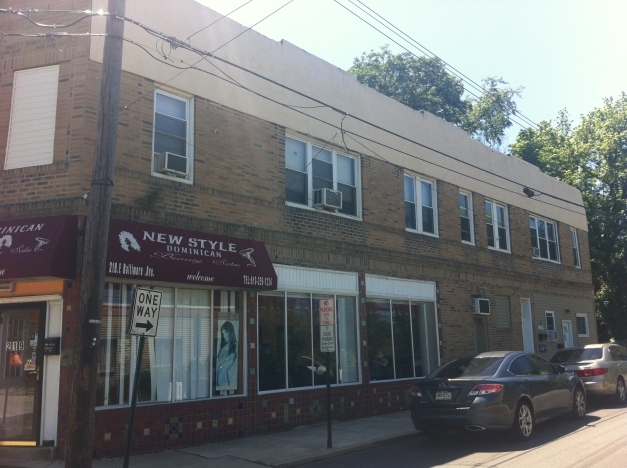 Foto del edificio - 217 - 219 E Baltimore Ave