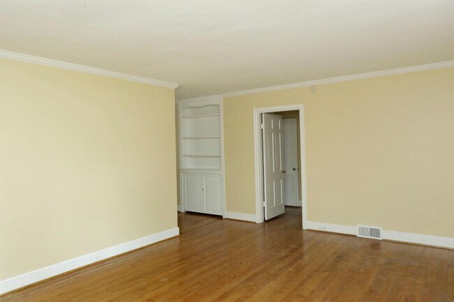 Building Photo - 373 Cochran Rd
