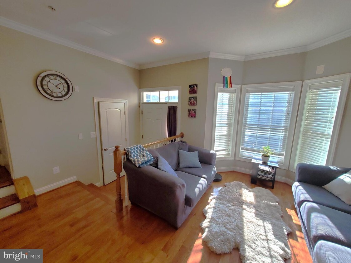 Primary Photo - 3709 Fords Ln