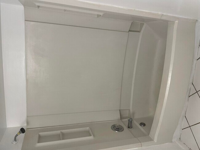 Foto del edificio - 2771 Riverside Dr