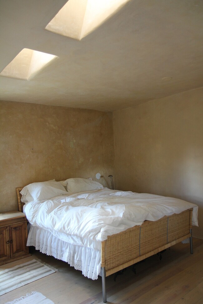 Dormitorio principal (dos tragaluces) - 521 Camino Don Miguel