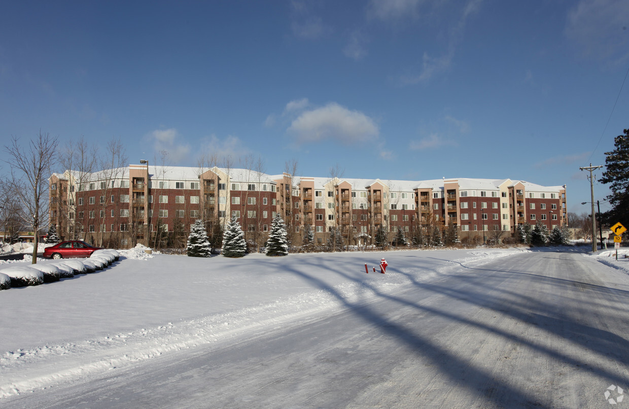 Foto del edificio - Realife Co-Op of Blmngtn