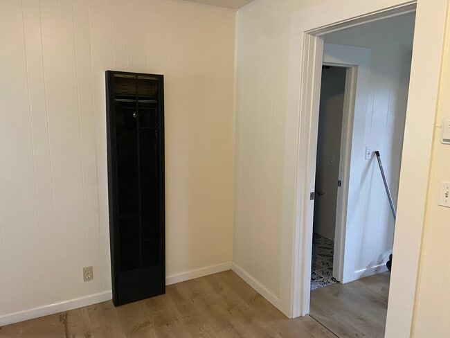 Building Photo - 1237 West Ave