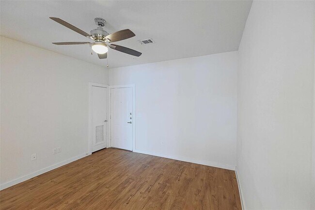 Foto del edificio - 6725 Circle S Rd