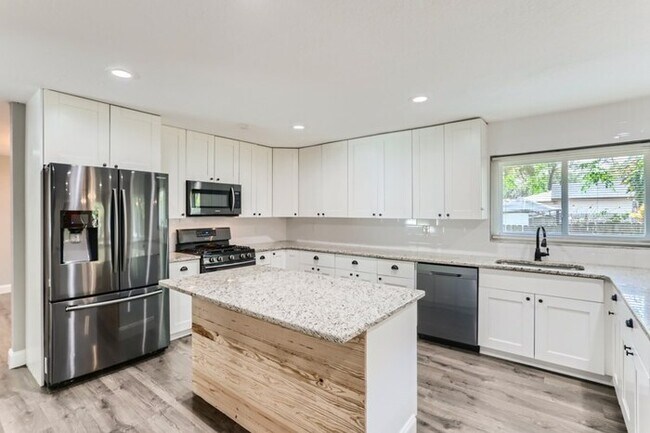 Building Photo - 448 Mapleway, Safety Harbor, FL, 34695