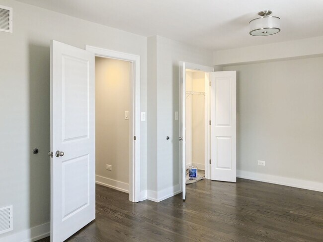 Foto del edificio - 2311 N Southport Ave