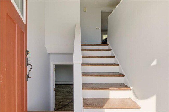 Foto del edificio - 102 Easton Ave