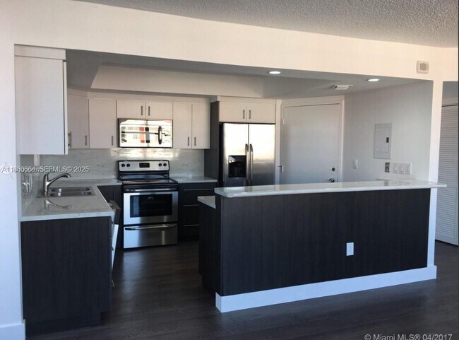 Foto del edificio - 1301 NE Miami Gardens Dr